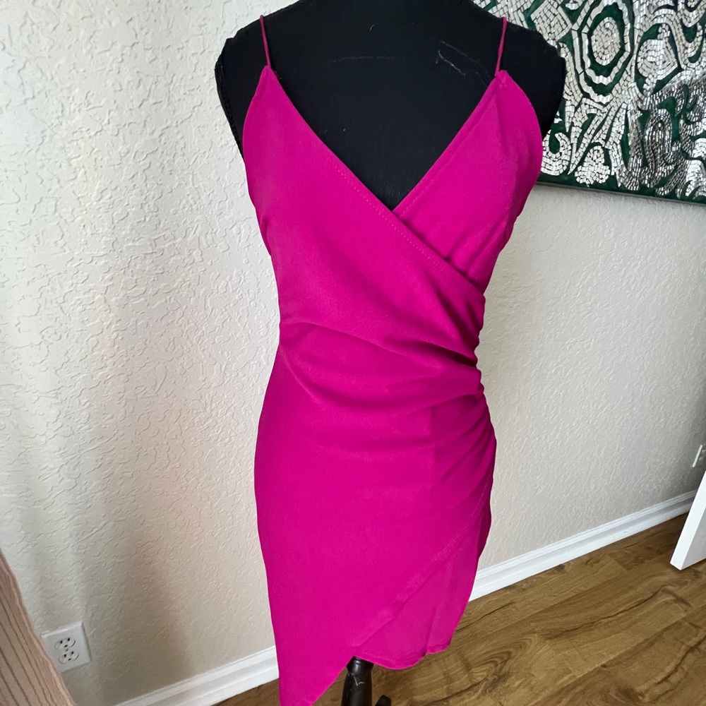 LF bodycon cinched waist magenta dress